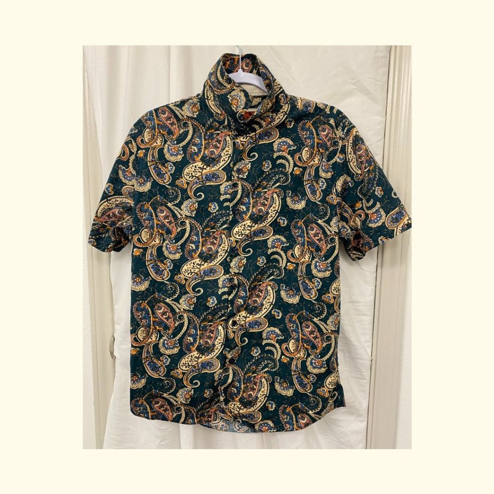 GREEN PAISLEY MEN'S BUTTON DOWN SHIRT MEDIUM SHORT SLEEVE